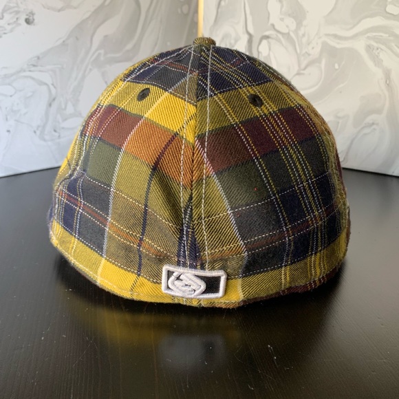 NEW ERA X Billabong hat - Picture 3 of 5